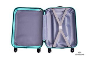 Tyhjä matkalaukku avattuna