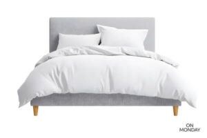 Runkopatjasänky ja sängynpääty